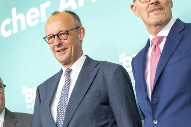 Friedrich Merz besucht Arbeitgebertag 2026 EUR, Deutschland, Berlin, 13.10.2026: Bundeskanzler Friedrich Merz (CDU) und Arbeitgeberpräsident Rainer Dulger auf dem Arbeitgebertag 2026 der Bundesvereinigung der Deutschen Arbeitgeberverbände.