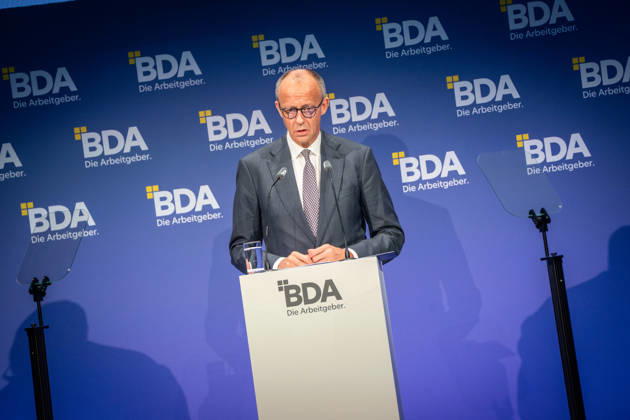 Bundeskanzler Friedrich Merz während seiner Rede vor dem Arbeitgebertag;Deutsche Arbeitgebertag 2026 - Bundesvereinigung der Deutschen Arbeitgeberverbände BDA, Berlin Berlin Deutschland bcc, Berliner Congress Center