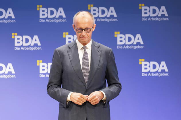 Friedrich Merz besucht Arbeitgebertag 2026 EUR, Deutschland, Berlin, 13.10.2026: Bundeskanzler Friedrich Merz (CDU) hält eine Keynote auf dem Arbeitgebertag 2026 der Bundesvereinigung der Deutschen Arbeitgeberverbände.