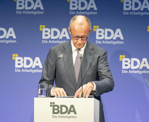 Friedrich Merz besucht Arbeitgebertag 2026 EUR, Deutschland, Berlin, 13.10.2026: Bundeskanzler Friedrich Merz (CDU) hält eine Keynote auf dem Arbeitgebertag 2026 der Bundesvereinigung der Deutschen Arbeitgeberverbände.