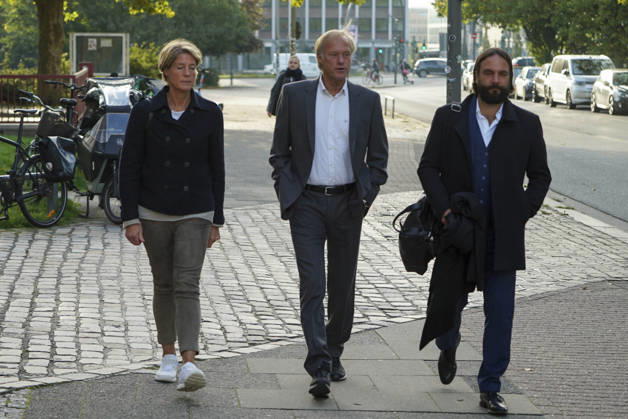 CNTV BLOCK- Gerhard Delling TV Moderator Christina Block Unternehmerin mit ihren Verteidiger Ingo Bott kommen wie immer zu Fuss zum Gericht am 82 Prozess Tag in Hamburg 13.10.2026 beim Prozess wegen mutmasslicher Kindesentfuehrung im Landgericht Hamburg Strafjustizgebaeude Entfuehrungsfall der Block Kinder Hamburg Deutschland
