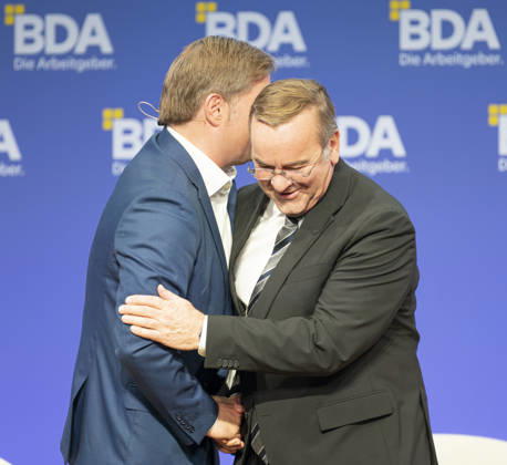 Boris Pistorius besucht Arbeitgebertag 2026 EUR, Deutschland, Berlin, 13.10.2026: Boris Pistorius (SPD) Bundesminister der Verteidigung im Interview und Panel auf dem Arbeitgebertag 2026 der Bundesvereinigung der Deutschen Arbeitgeberverbände.