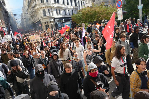 Students protest in Saint-Etienne, France SAINT-ETIENNE, FRANCE - OCTOBER 13: Thousands of people, carrying placards, march during a demonstration called by education unions and high school representatives amid the third teachers strike in two weeks in Saint-Etienne, France, on October 13, 2026. According to the prefecture, around 2,000 people took part in the march, while unions estimated the turnout at at least 4,000. A student delegation was due to meet with the prefect, while high school students called for another day of action on October 17. Stringer Anadolu Saint-Etienne France. Editorial use only. Please get in touch for any other usage. Copyright: x2026xAnadoluxStringerx