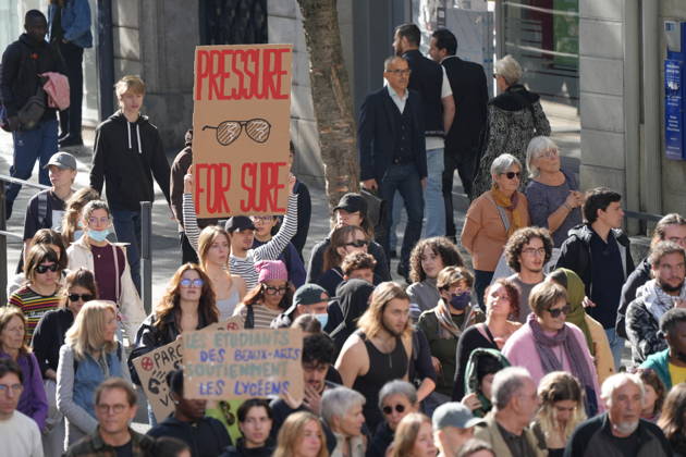 Students protest in Saint-Etienne, France SAINT-ETIENNE, FRANCE - OCTOBER 13: Thousands of people, carrying placards, march during a demonstration called by education unions and high school representatives amid the third teachers strike in two weeks in Saint-Etienne, France, on October 13, 2026. According to the prefecture, around 2,000 people took part in the march, while unions estimated the turnout at at least 4,000. A student delegation was due to meet with the prefect, while high school students called for another day of action on October 17. Stringer Anadolu Saint-Etienne France. Editorial use only. Please get in touch for any other usage. Copyright: x2026xAnadoluxStringerx