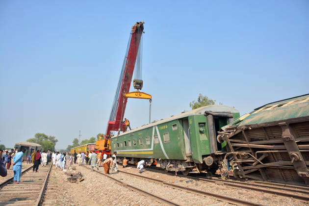 7 killed, 40 injured as passenger train derails in Pakistan MULTAN, PAKISTAN - OCTOBER 13: Rescue workers search for victims following the derailment of the Rehman Baba Express passenger train on the outskirts of Multan, Pakistan, on October 13, 2026. At least seven people were killed and 40 others injured when a passenger train derailed in Pakistan s eastern Punjab province early Tuesday, local media reported. Muhammad Reza Anadolu Multan Pakistan. Editorial use only. Please get in touch for any other usage.  Copyright: x2026xAnadoluxMuhammadxRezax
