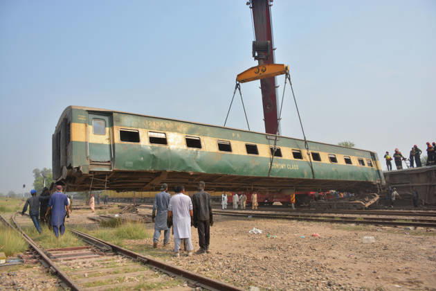 7 killed, 40 injured as passenger train derails in Pakistan MULTAN, PAKISTAN - OCTOBER 13: Rescue workers search for victims following the derailment of the Rehman Baba Express passenger train on the outskirts of Multan, Pakistan, on October 13, 2026. At least seven people were killed and 40 others injured when a passenger train derailed in Pakistan s eastern Punjab province early Tuesday, local media reported. Muhammad Reza Anadolu Multan Pakistan. Editorial use only. Please get in touch for any other usage.  Copyright: x2026xAnadoluxMuhammadxRezax