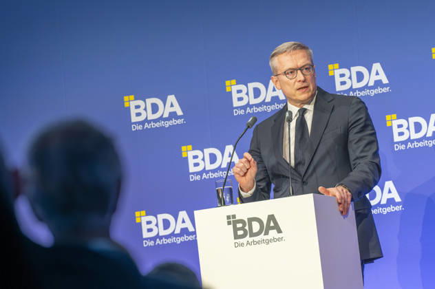 Karsten Wildberger besucht Arbeitgebertag 2026 EUR, Deutschland, Berlin, 13.10.2026: Karsten Wildberger (CDU) , Bundesminister für Digitales und Staatsmodernisierung auf dem Arbeitgebertag 2026 der Bundesvereinigung der Deutschen Arbeitgeberverbände.