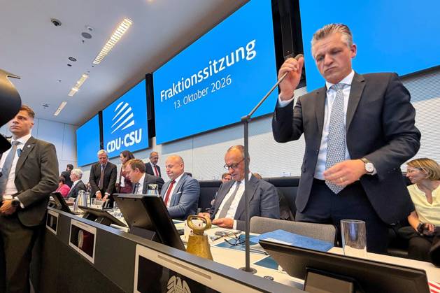 Berlin, Deutschland, 13.10.2026: Deutscher Bundestag: Unions-Fraktionssitzung: Thorsten Frei (CDU) eröffnet die Sitzung zu Beginn Copyright: xdtsxNachrichtenagenturx dts_138384
