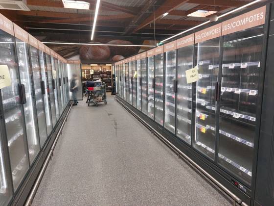 Cyberattack on Refrigerators PHOTOPQR LE TELEGRAMME Monique Kéromnès Saint Martin des Champs October 12, 2026 SAINT MARTIN DES CHAMPS 29 On October 12, 2026, at the Intermarché supermarket in Saint Martin des Champs, near the Morlaix 29 train station, all fresh and frozen food sections were out of service, this Monday, October 12, 2026, following a cyberattack on the management systems of the refrigerated display cases. Photo credit: Le Télégramme, Monique Kéromnès. Several large and medium-sized retailers were victims of a cyberattack that affected refrigeration equipment on the night of Monday, October 12, 2026, in western France, Saint-Martin-des-Champs, France Copyright: xPHOTOPQR LExTELEGRAMME MAXPPPxMoniquexKéromnèsx 20261012TGB1504 20261012TGB1504