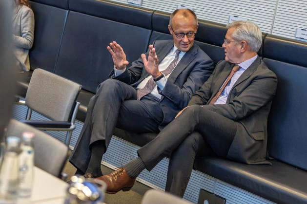 Fraktionssitzung CDU CSU Friedrich Merz (CDU), Fraktionsvorsitzender, bei einer Fraktionssitzung am 13.10.2026 in Berlin. Berlin Berlin Deutschland Bundestag