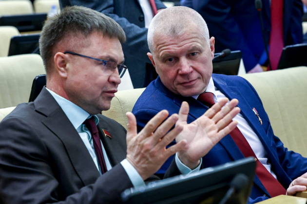 RUSSIA, MOSCOW - OCTOBER 13, 2026: Russian State Duma members Sergei Kazankov (L) and Oleg Novitsky attend a plenary meeting of the Russian State Duma Moscow Russia  - ZUMAt113 20261013_zaa_t113_403 Copyright: xRussianxStatexDumaxPressxOfficex