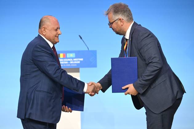 State Visit of King Philippe and Queen Mathilde to Kazakhstan (Day 3) ASTANA, KAZAKHSTAN - OCTOBER 13 : State Visit of King Philippe and Queen Mathilde to Kazakhstan (Day 3) - Kazakh-Belgian Business Council, in the presence of Kassym-Jomart Tokaïev (President of Kazakhstan) Business MoU s Signing VANDEPUTTE GROUP - ARS TRADING (Henry-François Vandeputte, Administrator of Vandeputte Group SA - Huseyin Arslan, Board Member at ARS Trading - Izzet Erkal, General Manager of ARS Trading) on October 13, 2026 in Astana, Kazakhstan, 13 10 2026 Astana Kazakhstan  Copyright: xDidierxLebrunx