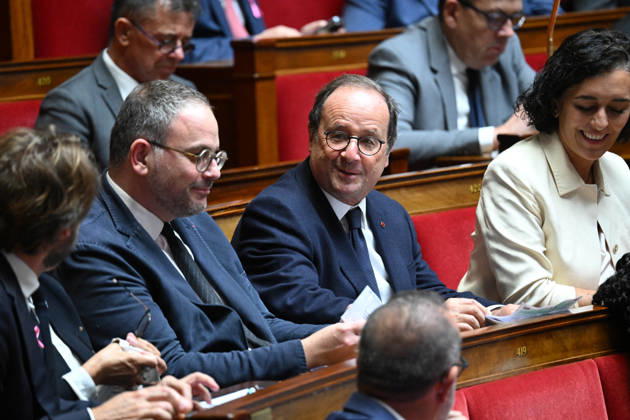 Session Of Questions To The Governement At The National Assembly - Paris Former President of the French Republic and deputy Francois Hollande during a session of questions to the government at the National Assembly, French Parliament in Paris, France on octobre 13, 2026. Photo by Tomas Stevens ABACAPRESS.COM Paris France  Copyright: xStevensxTomas ABACAx