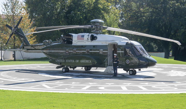 October 13, 2026, Washington, District Of Columbia, USA: Marine One on the new White House helipad as United States President Donald J Trump departs for a campaign trip to Alaska, Nevada, Arizona and Montana from the South Lawn of the White House in Washington, DC, USA, on Tuesday, October 13, 2026 Washington USA - ZUMAs152 20261013_faa_s152_037 Copyright: xRonxSachs-CNPx