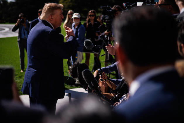 DC: President Trump Departs the White House President Donald Trump speaks to members of the media before departing from the South Lawn of the White House in Marine One on October 13, 2026 in Washington, D.C. Trump is heading to Wasilla, Alaska for a midterm campaign rally in support of Senator Dan Sullivan and Representative Nick Begich before heading to Las Vegas, Nevada where he will spend the night. (Photo by Samuel Corum Pool ABACAPRESS.COM) Washington DC United States  Copyright: xPool ABACAx