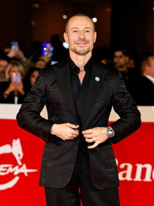 IPA89642272 - Rome, 2026 Film Festival - Evening 1 - Red Carpet at the Opening Ceremony In the photo: Stefano Accorsi  Copyright: xMarcoxProvvisionatox xPoolxRomaxFilmxFestx2026x IPA89642272