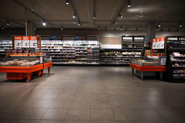 Suspected cyberattack disrupts supermarket operations across Europe ROTTERDAM, NETHERLANDS - OCTOBER 13: A major cybersecurity incident affecting supermarket chain Albert Heijn in Rotterdam, Netherlands on October 13, 2026, and other businesses disrupts operations in the Netherlands, France and other European countries. The ongoing investigation has raised concerns about a possible cyberattack, while the company warns customers of potential phishing attempts. Authorities and cybersecurity experts continue to assess the incident Mouneb Taim Anadolu Rotterdam Netherlands. Editorial use only. Please get in touch for any other usage.  Copyright: x2026xAnadoluxMounebxTaimx