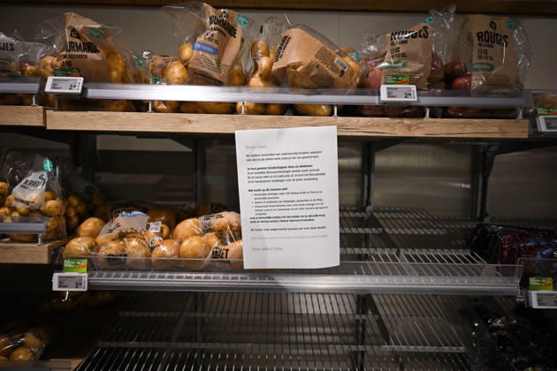 Suspected cyberattack disrupts supermarket operations across Europe ROTTERDAM, NETHERLANDS - OCTOBER 13: A major cybersecurity incident affecting supermarket chain Albert Heijn in Rotterdam, Netherlands on October 13, 2026, and other businesses disrupts operations in the Netherlands, France and other European countries. The ongoing investigation has raised concerns about a possible cyberattack, while the company warns customers of potential phishing attempts. Authorities and cybersecurity experts continue to assess the incident Mouneb Taim Anadolu Rotterdam Netherlands. Editorial use only. Please get in touch for any other usage.  Copyright: x2026xAnadoluxMounebxTaimx