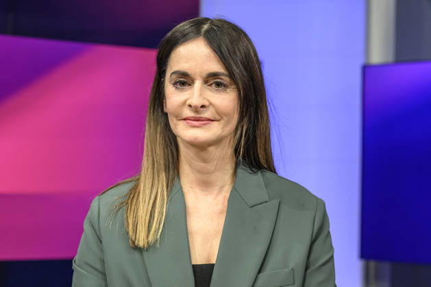 im Bild v.l.: Iris Sayram (ARD-Hauptstadtstudio), GER, Berlin, Studio, zu Gast bei Maischberger, politische Talkshow, TV, Format, mit Moderatorin Sandra Maischberger, Das Erste, aus Adlershof Am Studio 20, 13.10.2026, Copyright: HMBxMedia UwexKoch
