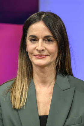 im Bild v.l.: Iris Sayram (ARD-Hauptstadtstudio), GER, Berlin, Studio, zu Gast bei Maischberger, politische Talkshow, TV, Format, mit Moderatorin Sandra Maischberger, Das Erste, aus Adlershof Am Studio 20, 13.10.2026, Copyright: HMBxMedia UwexKoch