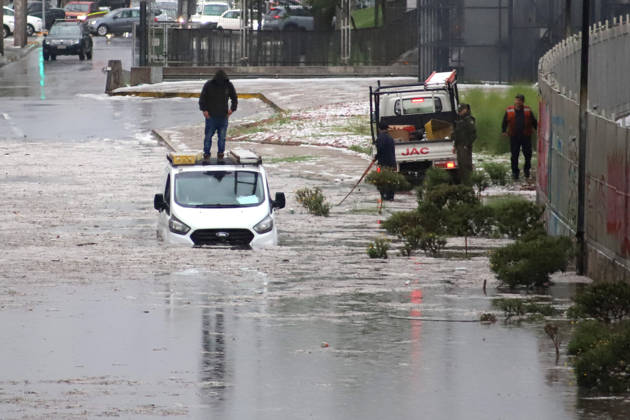 Santiago, October 13, 2026 Flooding at the intersection of Viel Avenue and Blanco Encalada Street in downtown Santiago following this afternoon s thunderstorm in the Metropolitan Region. Andrés Rocha, Aton Chile, Santiago, Chile. Aton 1199628 Copyright: ANDRESxROCHA ATONxCHILE
