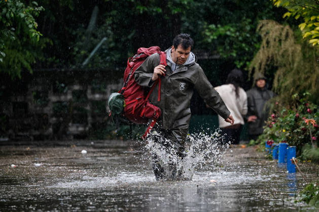 Santiago, October 13, 2026: Flooding at the intersection of Irarrazaval and Lo Encalada in the municipality of Nunoa due to heavy rains in the capital. Diego Martin Aton Chile, Aton 1199654 jpeg Copyright: DIEGOxMARTIN ATONxCHILE