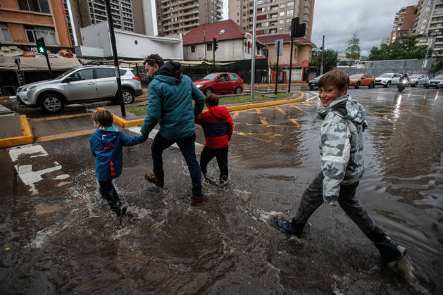 Santiago, October 13, 2026: Flooding at the intersection of Irarrazaval and Lo Encalada in the municipality of Nunoa as a result of the heavy rains that fell in the capital. Diego Martin Aton Chile, Aton 1199658 jpeg Copyright: DIEGOxMARTIN ATONxCHILE