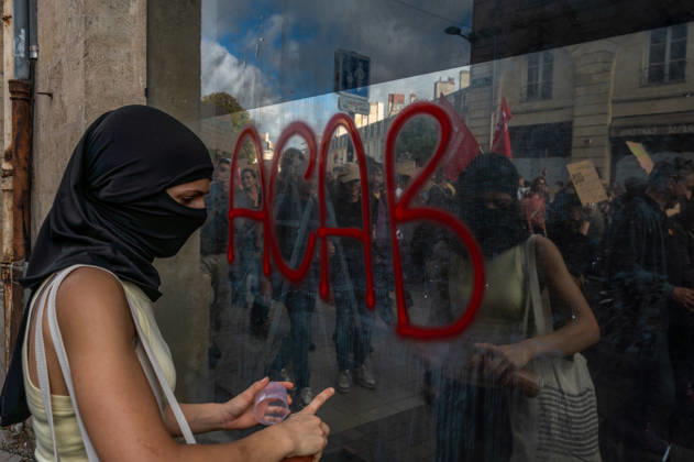 October 13, 2026, Bordeaux, Nouvelle-Aquitaine, France: High school students are protesting all over France, particularly here in Bordeaux. Their grievances are as follows: a shortage of staff, overcrowded class schedules, dilapidated infrastructure, a stressful college counseling process (career guidance), and deteriorating learning conditions. Bordeaux France - ZUMAh207 20261013_zip_h207_005 Copyright: xFabricexHebertx