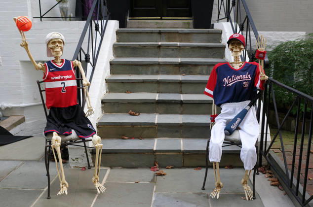 Halloween Decorations in Washington, DC Halloween themed decorations at a house downtown Washington, DC on October 13, 2026. Photo by Olivier Douliery ABACAPRESS.COM Washington Virginia United States  Copyright: xDoulieryxOlivier ABACAx