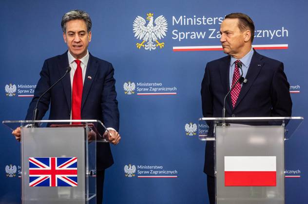 Foreign Ministers of Poland and the United Kingdom meet in Warsaw, Poland - 13 Oct 2026 The Foreign Secretary of the United Kingdom, Ed Miliband, and Poland s Minister of Foreign Affairs, Radoslaw Sikorski, seen during the press conference. Foreign Secretary of the United Kingdom of Great Britain and Northern Ireland visits the Ministry of Foreign Affairs in Warsaw, Poland for a meeting with the Republic of Poland s Foreign Minister, Radoslaw Sikorski. During the subsequent press conference, the ministers discussed their countries ongoing cooperation in foreign policy issues, including supporting Ukraine in the war Russia is waging against it. Miliband also spoke of the ties his family has to Poland. Afterwards, the ministers travel to the Copyright: xNeilxMiltonx xSOPAxImagesx Neil-Milton-1458460