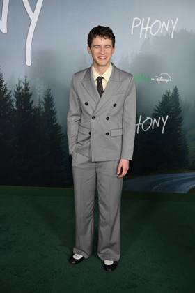 Los Angeles , CA: - OCTOBER 13: Sam Nivola at the Los Angeles premiere of Hulu s Phony at Pacific Design Center on October 13, 2026 Credit: Michael Mattes USA - ZUMAa123 20261013_zaa_a123_100 Copyright: xAdMediax
