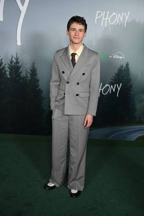 Los Angeles , CA: - OCTOBER 13: Sam Nivola at the Los Angeles premiere of Hulu s Phony at Pacific Design Center on October 13, 2026 Credit: Michael Mattes USA - ZUMAa123 20261013_zaa_a123_115 Copyright: xAdMediax