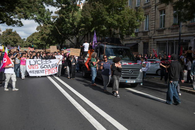 High School Stdent Mobilisation - Bordeaux High school students march with placards through the streets of Bordeaux, France on October 13, 2026, during Act V of the high school student mobilisation against education reforms. Photo by Fabrice Sapte ABACAPRESS.COM Bordeaux France  Copyright: xSaptexFabrice ABACAx