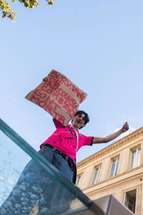 High School Stdent Mobilisation - Bordeaux A protester holds up a placard and raises a fist during Act V of the high school student mobilisation in Bordeaux, France on October 13, 2026, as students demonstrate against education reforms. Photo by Fabrice Sapte ABACAPRESS.COM Bordeaux France  Copyright: xSaptexFabrice ABACAx