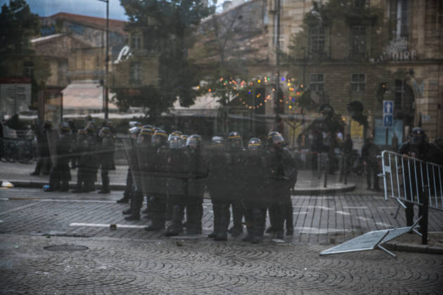 High School Stdent Mobilisation - Bordeaux Protesters throw large stones amid tear gas at Place de la Victoire in Bordeaux during Act V of the high school student mobilisation, France on October 13, 2026. Photo by Fabrice Sapte ABACAPRESS.COM Bordeaux France  Copyright: xSaptexFabrice ABACAx