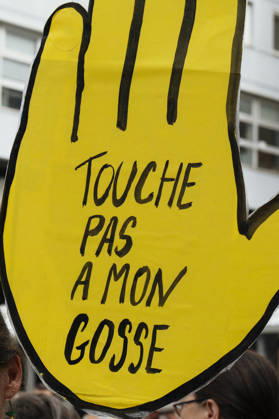 High School Student Mobilisation - Toulouse A placard saying, Don t touch my kid. Act V of the secondary school and university students protests. Young people and the world of work are continuing their joint mobilisation and demands for adequate resources for education, better study conditions, an end to student precariousness, and access to housing. France, Toulouse, 13 October 2026. Photo by Patricia Huchot-Boissier AbacaPress.com. TOULOUSE OCCITANIE France  Copyright: xHuchot-BoissierxPatricia ABACAx
