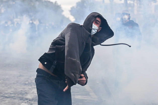 High school students and autonomous groups clash with riot police in Paris, October 13, 2026. - 13 10 2026 - France Ile-de-France (region) Paris - JulienxMattiax xLexPictorium LePictorium_0343319