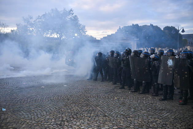 High school and autonomous protesters clash with riot police in Paris on October 13, 2026. - 13 10 2026 - France Ile-de-France (region) Paris -  JulienxMattiax xLexPictorium LePictorium_0343240