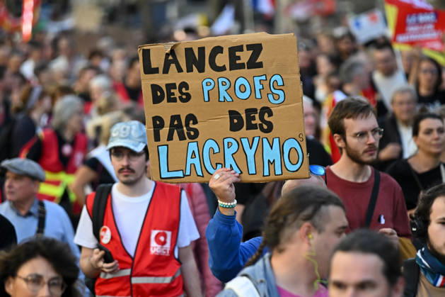 Students and Workers Unions protests converge at Place Vauban, Paris, on October 13, 2026. - 13 10 2026 - France Ile-de-France (region) Paris -  JulienxMattiax xLexPictorium LePictorium_0343254