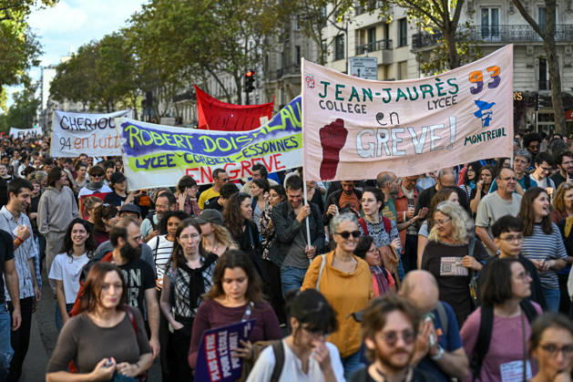 Students and Workers Unions Two Demonstrations Converge at Place Vauban, Paris, on October 13, 2026 - 13 10 2026 - France Ile-de-France (region) Paris -  JulienxMattiax xLexPictorium LePictorium_0343263