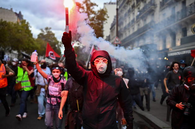 High school students and autonomous protesters clash with riot police in Paris, October 13, 2026. - 13 10 2026 - France Ile-de-France (region) Paris -  JulienxMattiax xLexPictorium LePictorium_0343267