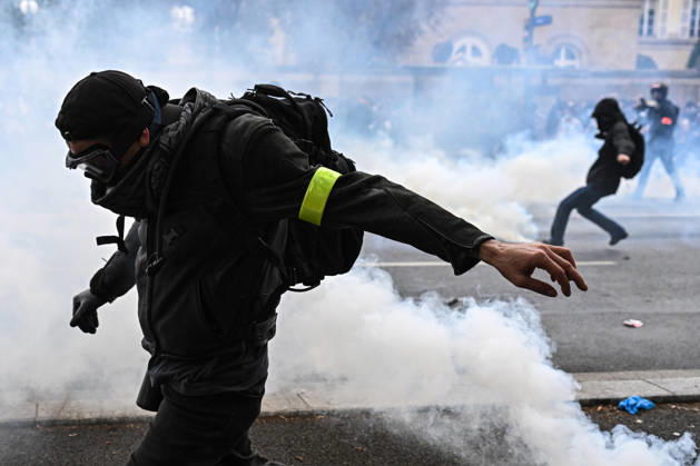 High school students and autonomous groups clash with riot police in Paris, October 13, 2026. - 13 10 2026 - France Ile-de-France (region) Paris - JulienxMattiax xLexPictorium LePictorium_0343278