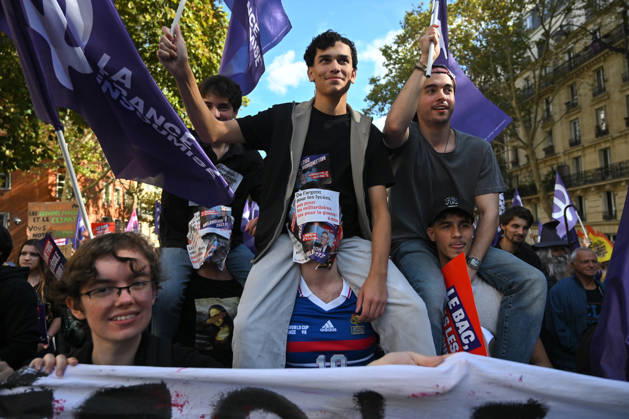 The two protests by high school students and workers unions converge at Place Vauban in Paris on October 13, 2026. - 13 10 2026 - France Ile-de-France (region) Paris -  JulienxMattiax xLexPictorium LePictorium_0343304