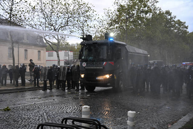 High school students and autonomous groups clash with riot police in Paris, October 13, 2026. - 13 10 2026 - France Ile-de-France (region) Paris -  JulienxMattiax xLexPictorium LePictorium_0343323