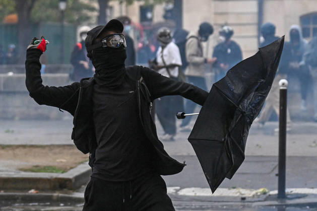 High school and autonomous protesters clash with riot police in Paris, October 13, 2026. - 13 10 2026 - France Ile-de-France (region) Paris -  JulienxMattiax xLexPictorium LePictorium_0343325