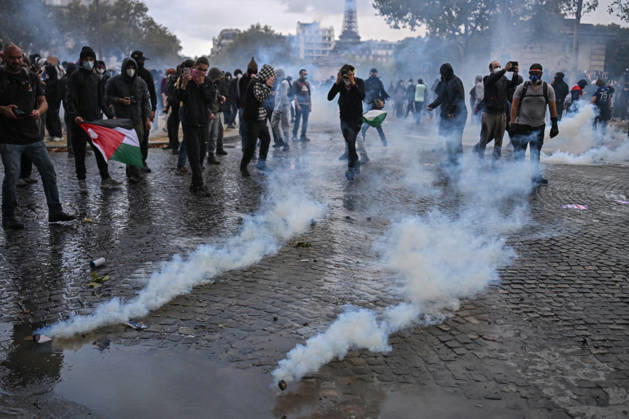 High school students and autonomous groups clash with riot police in Paris, October 13, 2026. - 13 10 2026 - France Ile-de-France (region) Paris - JulienxMattiax xLexPictorium LePictorium_0343333