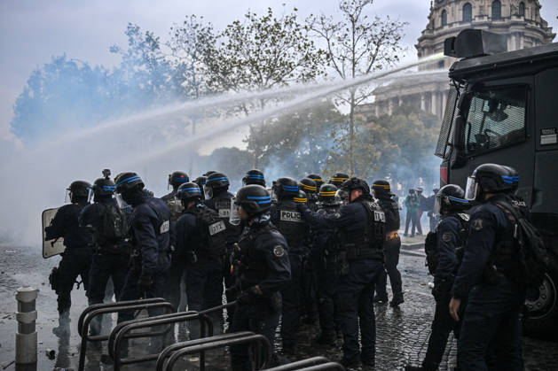 High school and autonomous protesters clash with riot police in Paris, October 13, 2026. - 13 10 2026 - France Ile-de-France (region) Paris -  JulienxMattiax xLexPictorium LePictorium_0343335