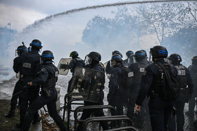 High school students and autonomous groups clash with riot police in Paris, October 13, 2026. - 13 10 2026 - France Ile-de-France (region) Paris -  JulienxMattiax xLexPictorium LePictorium_0343338