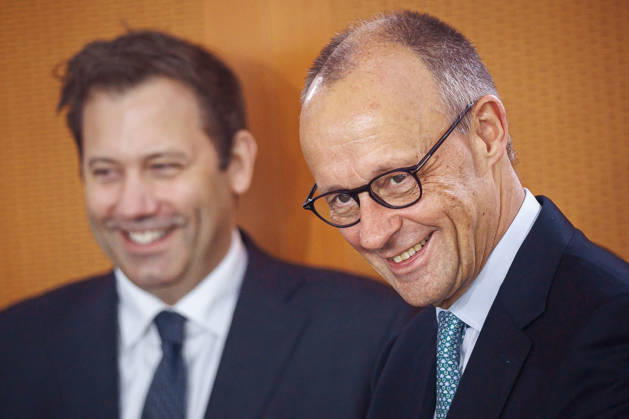 Friedrich Merz (CDU), Bundeskanzler, und Lars Klingbeil, Bundesminister der Finanzen, aufgenommen vor Beginn der 62. Kabinettsitzung im Bundeskanzleramt. Berlin, 14.10.2026. Berlin Deutschland Copyright: xThomasxTrutschelx