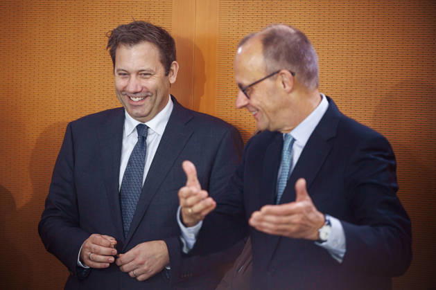 Friedrich Merz (CDU), Bundeskanzler, und Lars Klingbeil, Bundesminister der Finanzen, aufgenommen vor Beginn der 62. Kabinettsitzung im Bundeskanzleramt. Berlin, 14.10.2026. Berlin Deutschland Copyright: xThomasxTrutschelx